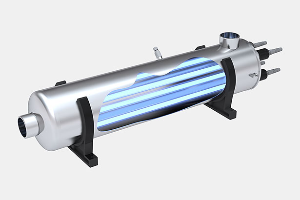 Tværsnit af UV-C-reaktor, hvor vandet passerer mellem UV-C-lamper